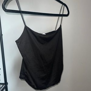 Cropped black tank top